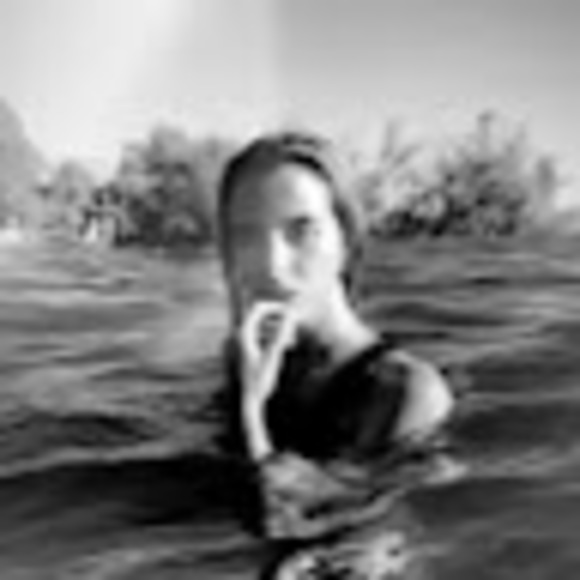 Meet your Posher, Ariel - Picture 1 of 1